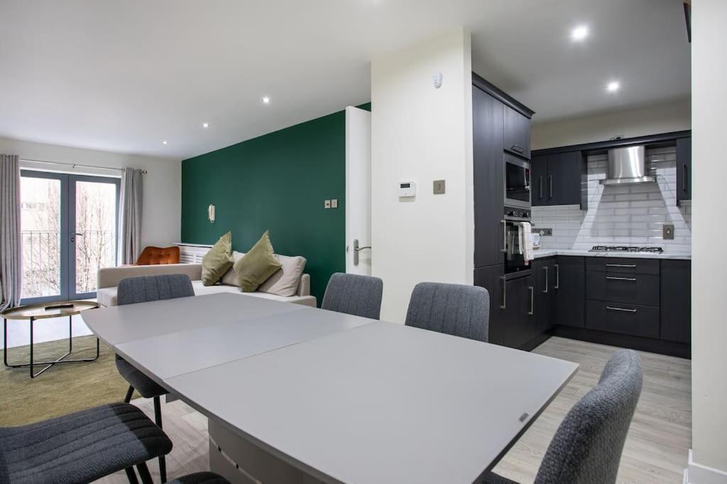 Luxury, Sleeps 6, City Centre เบลฟาสต์ ภายนอก รูปภาพ