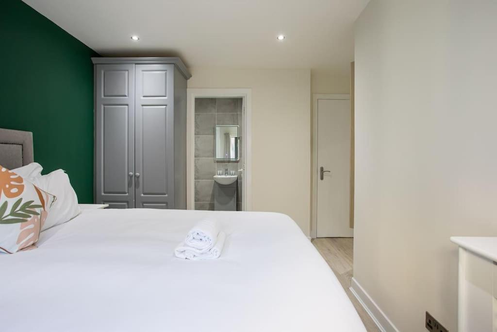 Luxury, Sleeps 6, City Centre เบลฟาสต์ ภายนอก รูปภาพ