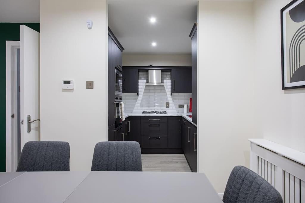 Luxury, Sleeps 6, City Centre เบลฟาสต์ ภายนอก รูปภาพ