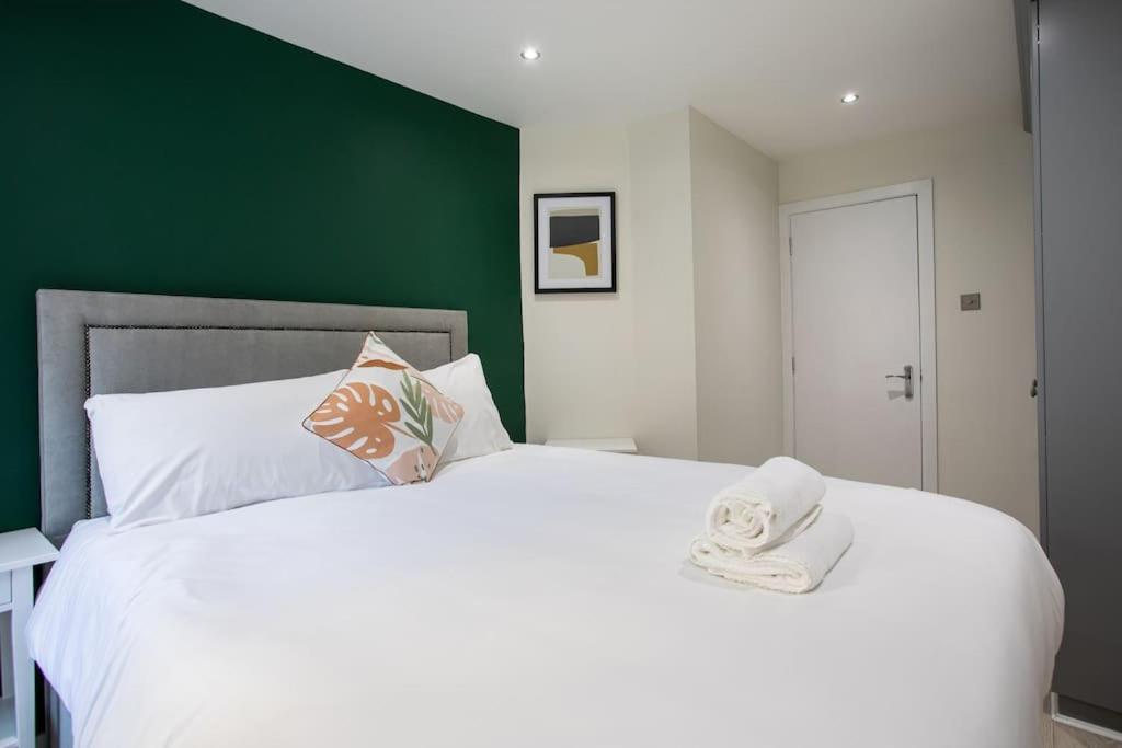 Luxury, Sleeps 6, City Centre เบลฟาสต์ ภายนอก รูปภาพ