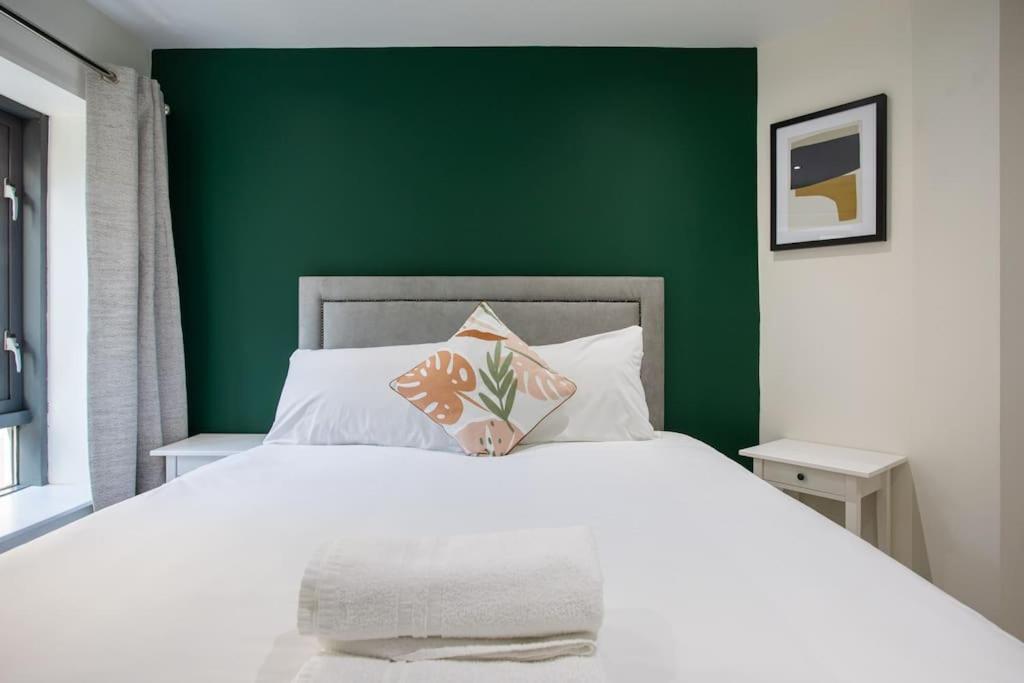 Luxury, Sleeps 6, City Centre เบลฟาสต์ ภายนอก รูปภาพ