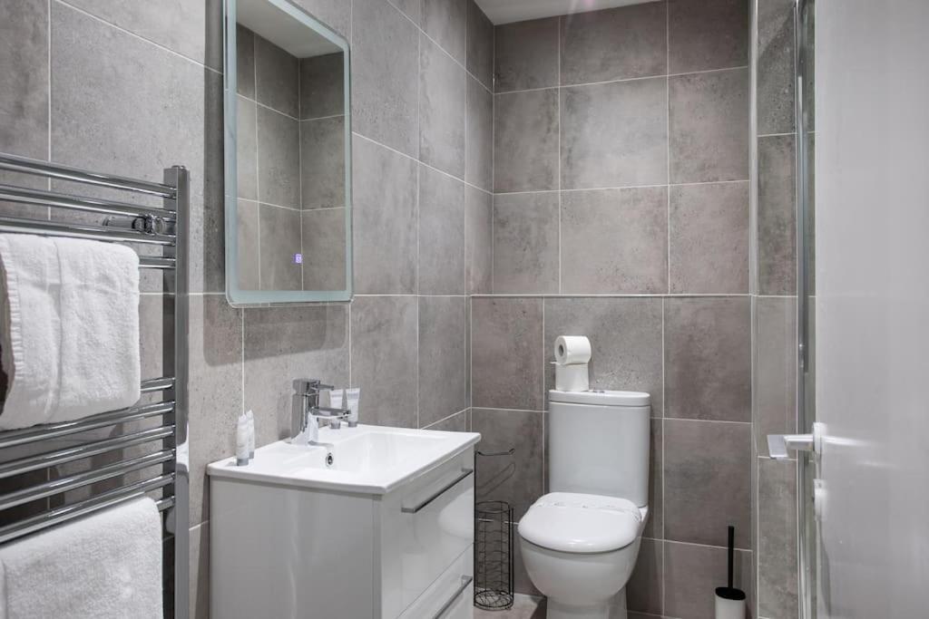 Luxury, Sleeps 6, City Centre เบลฟาสต์ ภายนอก รูปภาพ