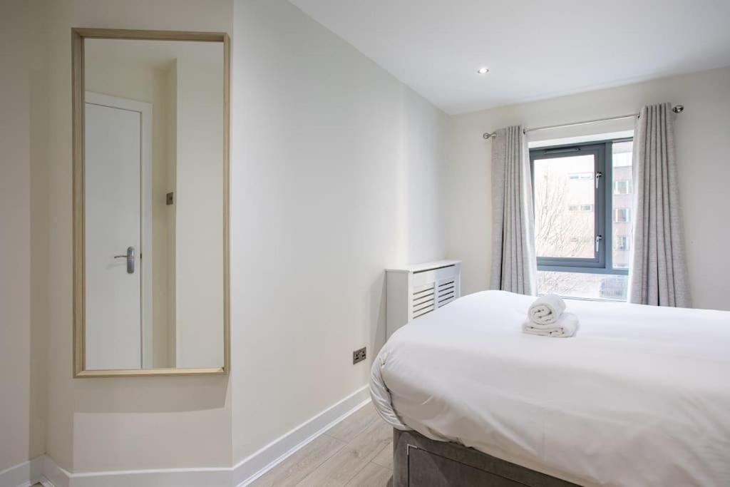 Luxury, Sleeps 6, City Centre เบลฟาสต์ ภายนอก รูปภาพ
