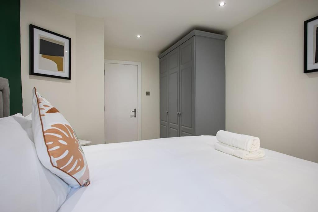 Luxury, Sleeps 6, City Centre เบลฟาสต์ ภายนอก รูปภาพ